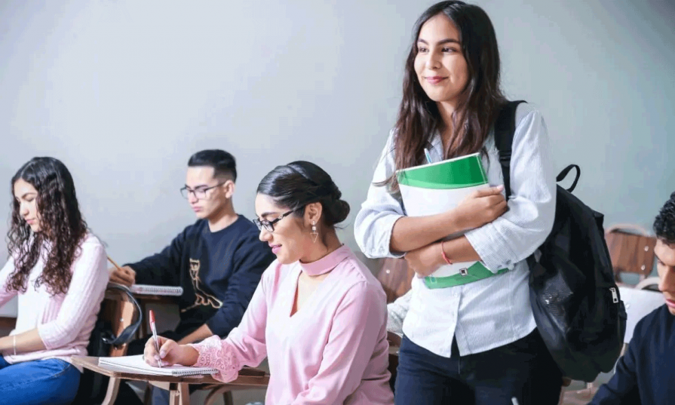 Peru’s Instituto de la Empresa Shows How Fully Online Technical Colleges Can Close Latin America’s Skills Gap