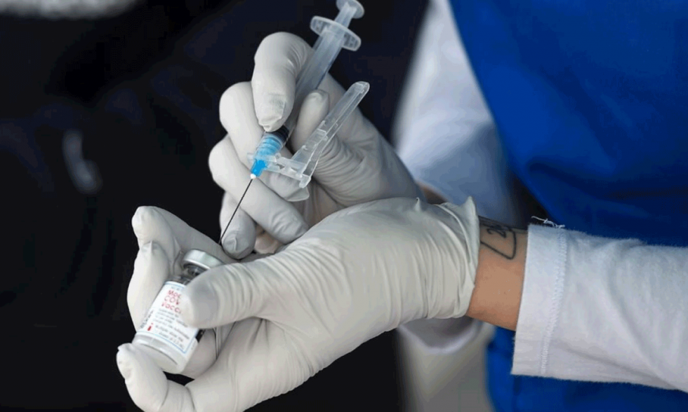 Fall 2025 COVID Vaccine Guide Eligibility Access and Global Implications
