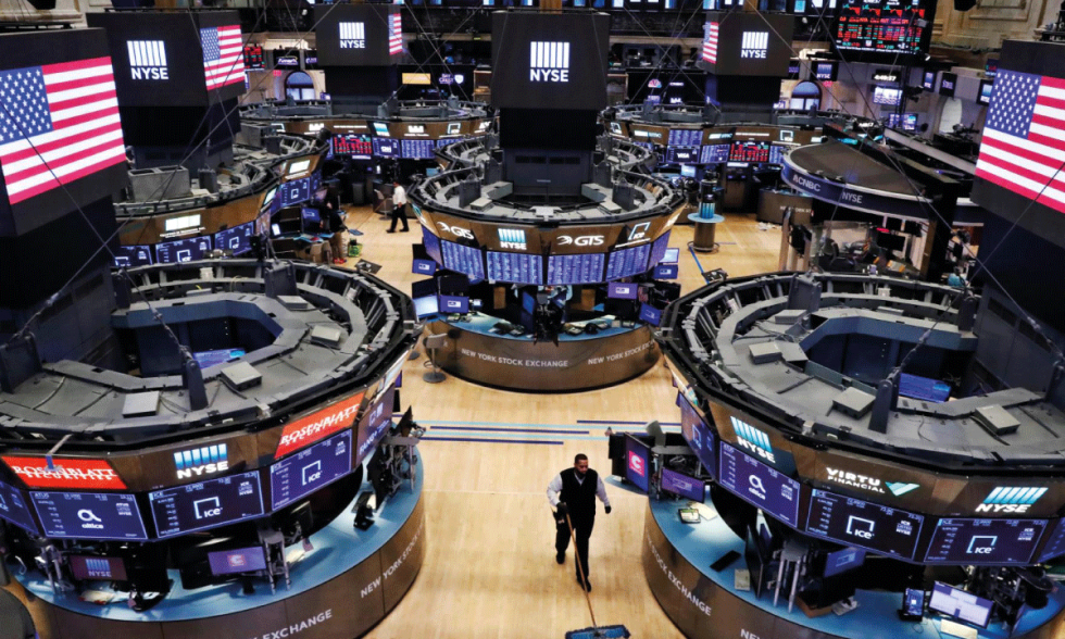 US Stock Markets Edge Lower as Investors Await Key Labor Data and Tesla Reaches Record High