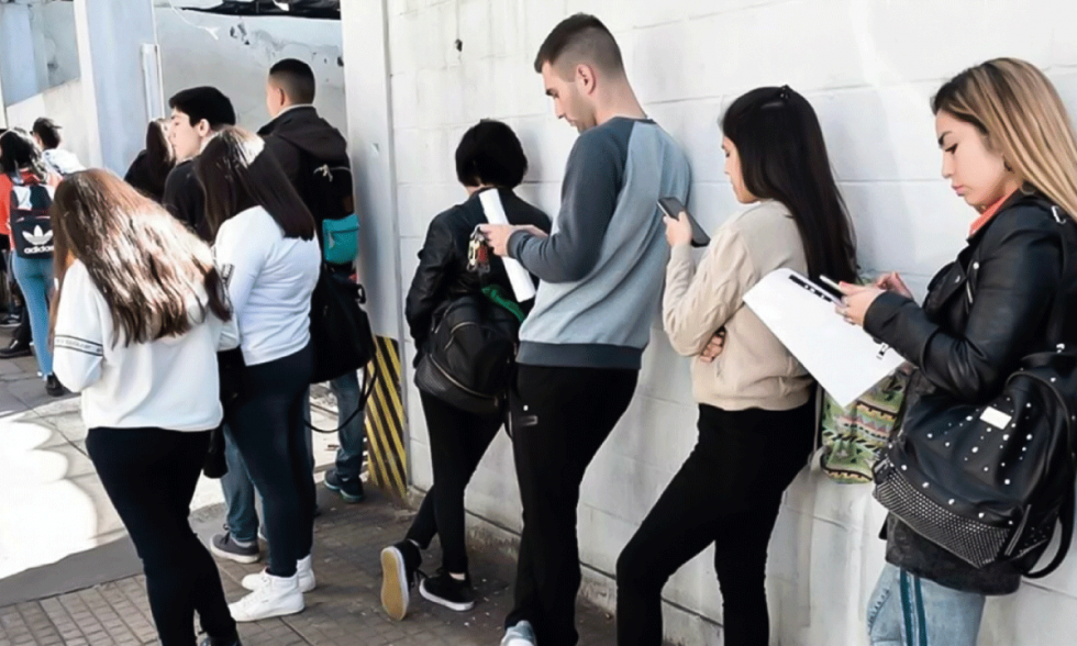 Youth Employment in Peru Highlights the Role of Specialized Higher Education in a Changing Labor Market